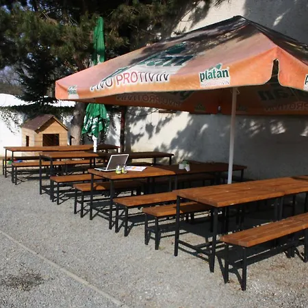 Otel Tvrz Holesice Orlicka Prehrada -