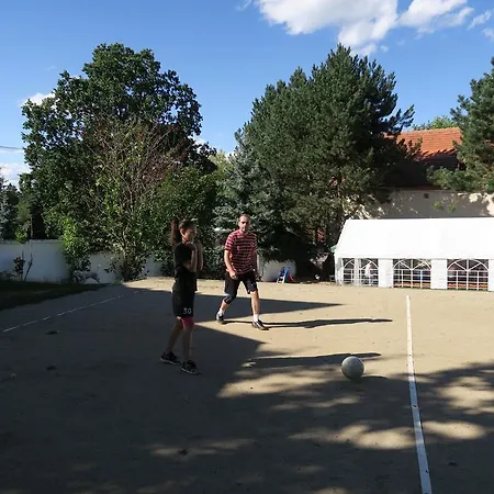 Tvrz Holesice Orlicka Prehrada - * Klucenice