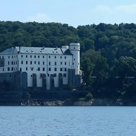 Tvrz Holesice Orlicka Prehrada - Lodge