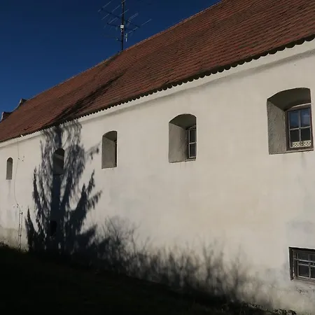 Otel Tvrz Holesice Orlicka Prehrada -