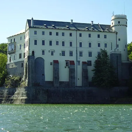 Tvrz Holesice Orlicka Prehrada - Klucenice