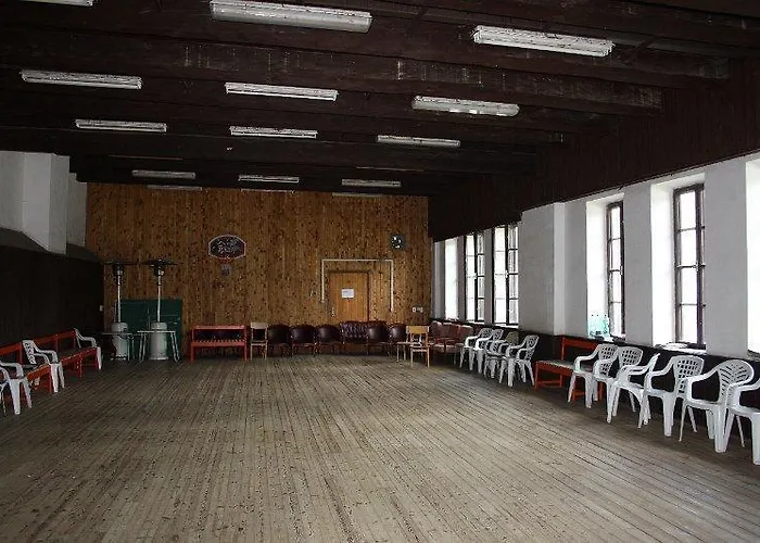 Tvrz Holesice Orlicka Prehrada - Hotel Klucenice