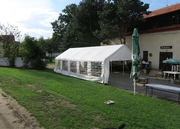 Hotel Tvrz Holesice Orlicka Prehrada - *