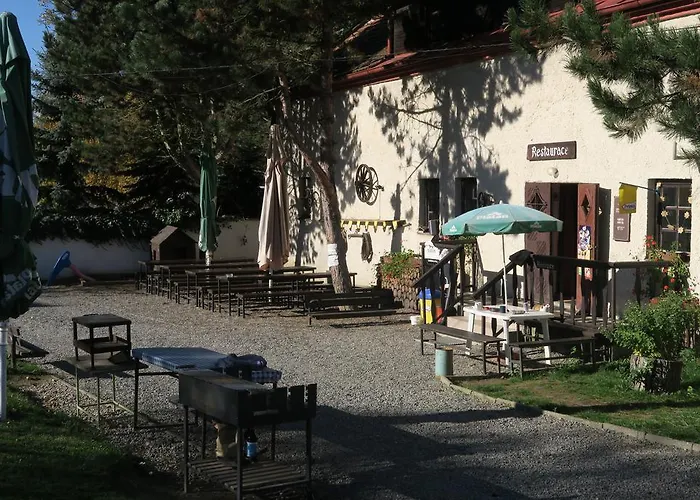 Tvrz Holesice Orlicka Prehrada - Hotel *
